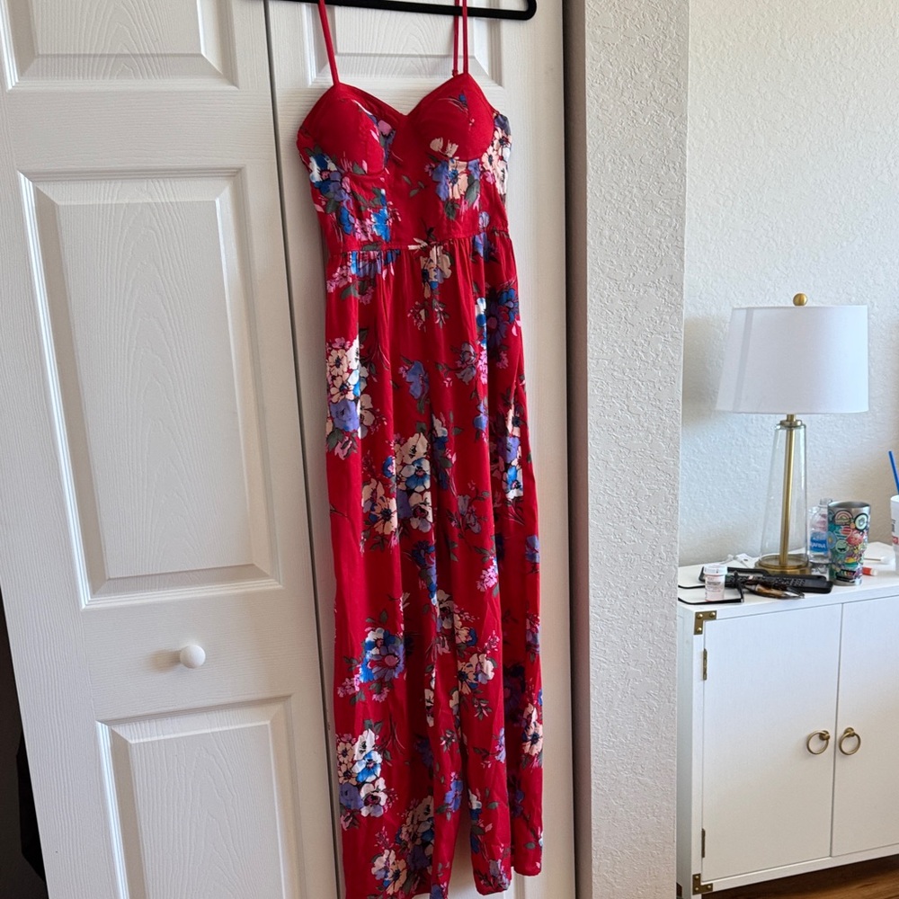 Elegant Red Floral Maxi Dress - Picture 1 of 6